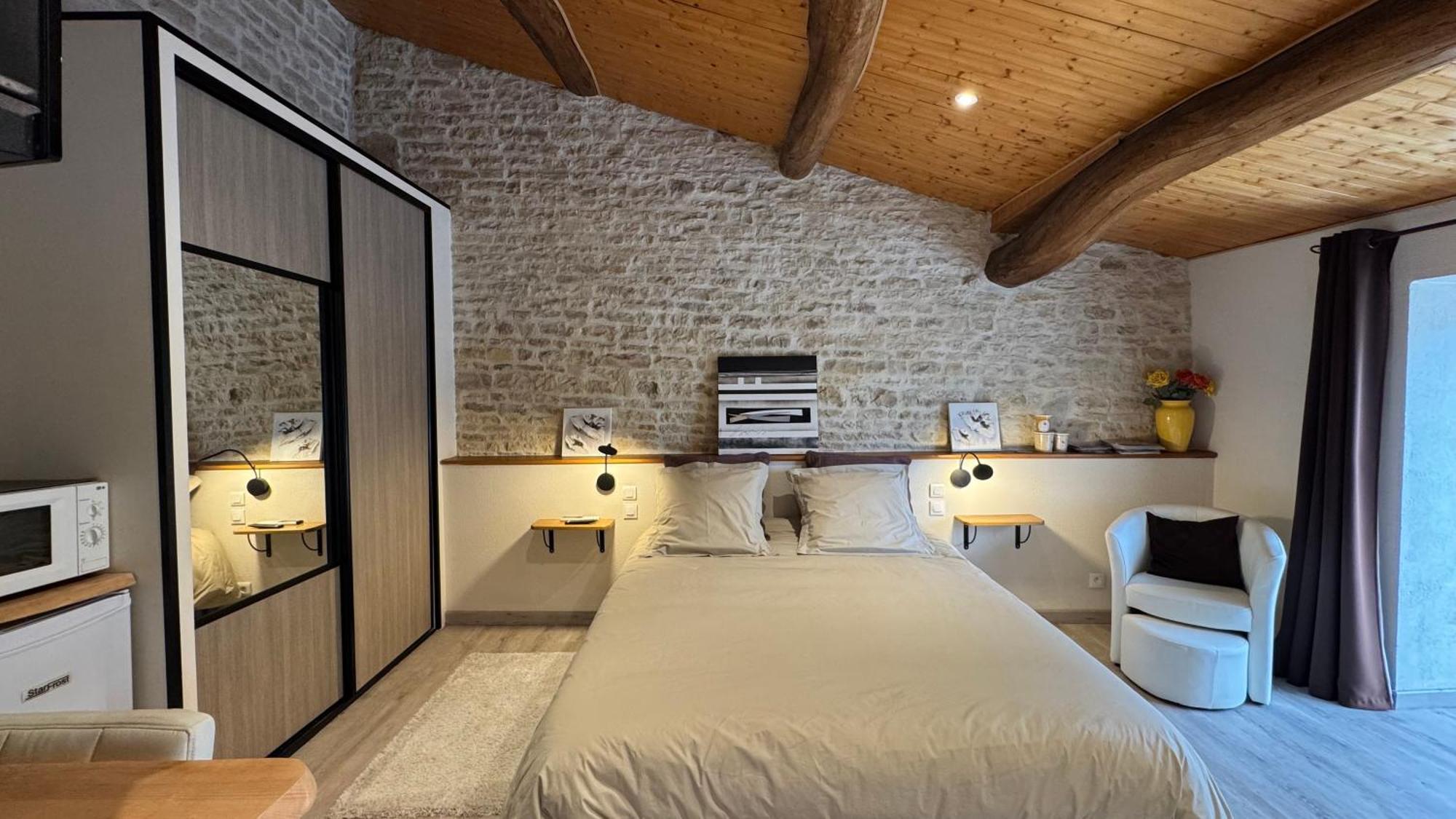Chambres D'Hotes Les Rozieres Le Bourdet Eksteriør billede